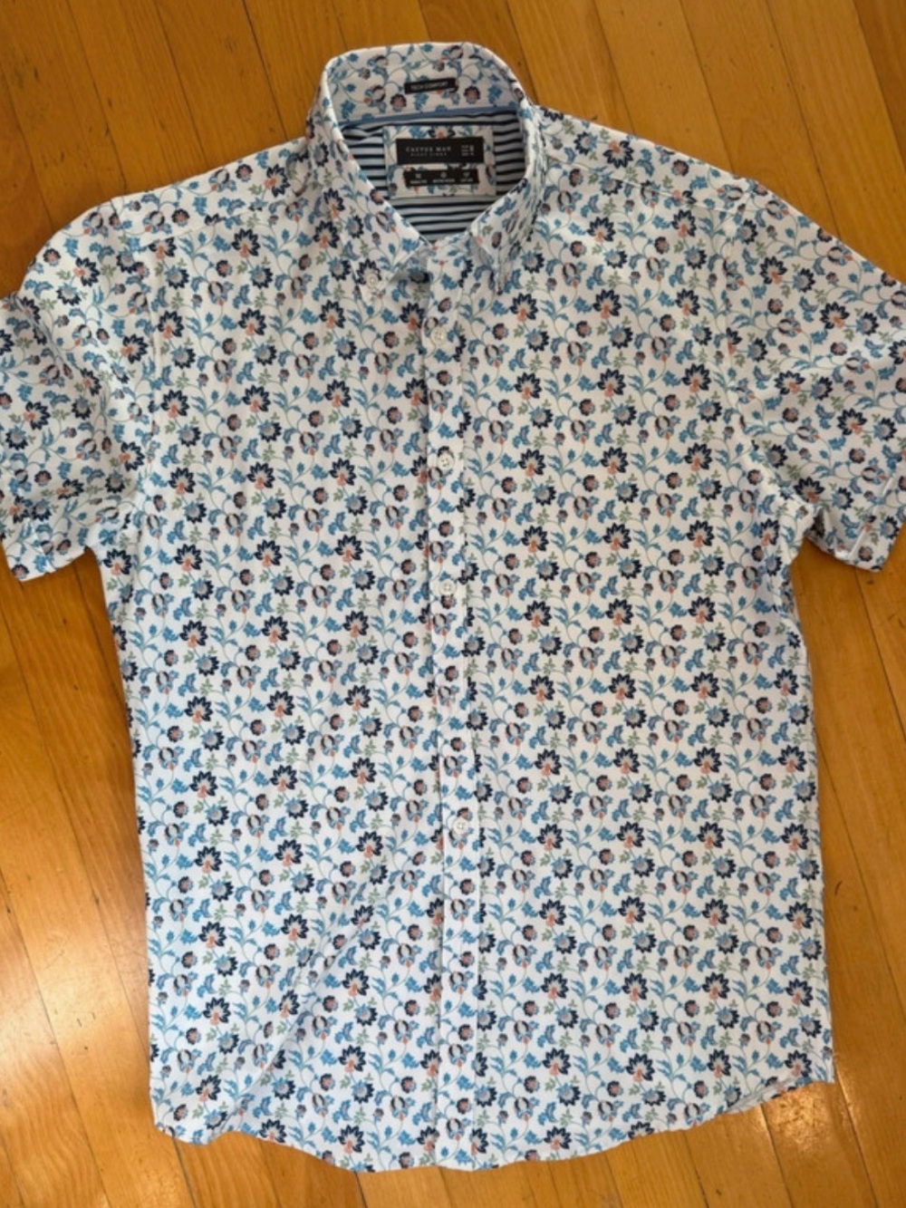 Men's White Floral Short-Sleeve Button-Up Shirt